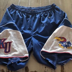 Nike team (Kansas Jayhawks) b ball shorts
